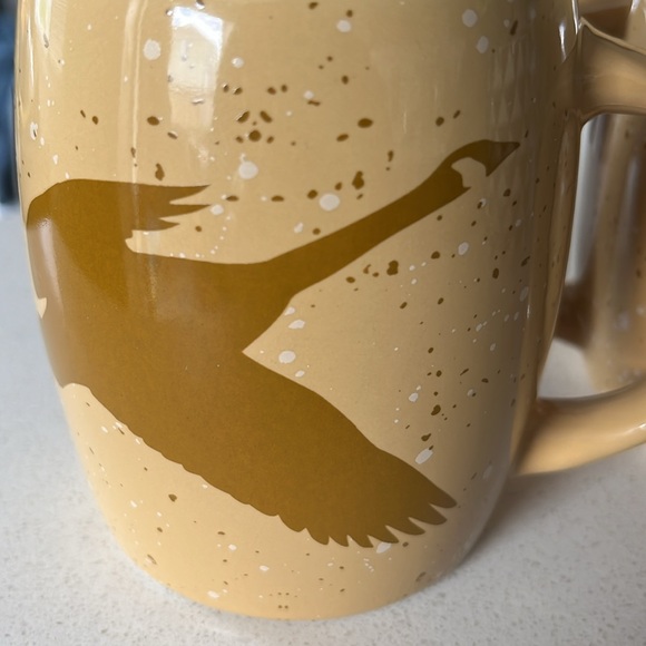 2 Tim Hortons Limited Edition 2016 Canadian Goose cups - Picture 9 of 11